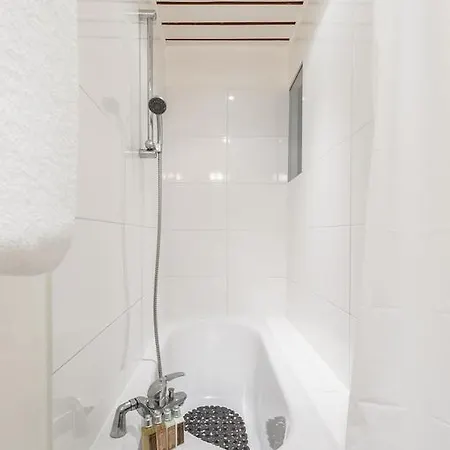 Onefinestay - Vaugirard Private Homes דירה